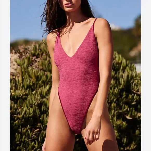 Free People Beach Amber One Piece Swimsuit Free-est FP Pink Berry Sz Medium NEW - Picture 9 of 9